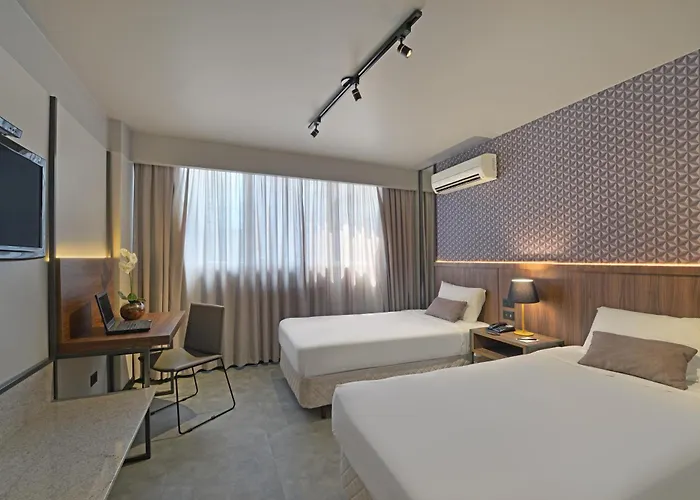 Hotel Deville Business Maringá